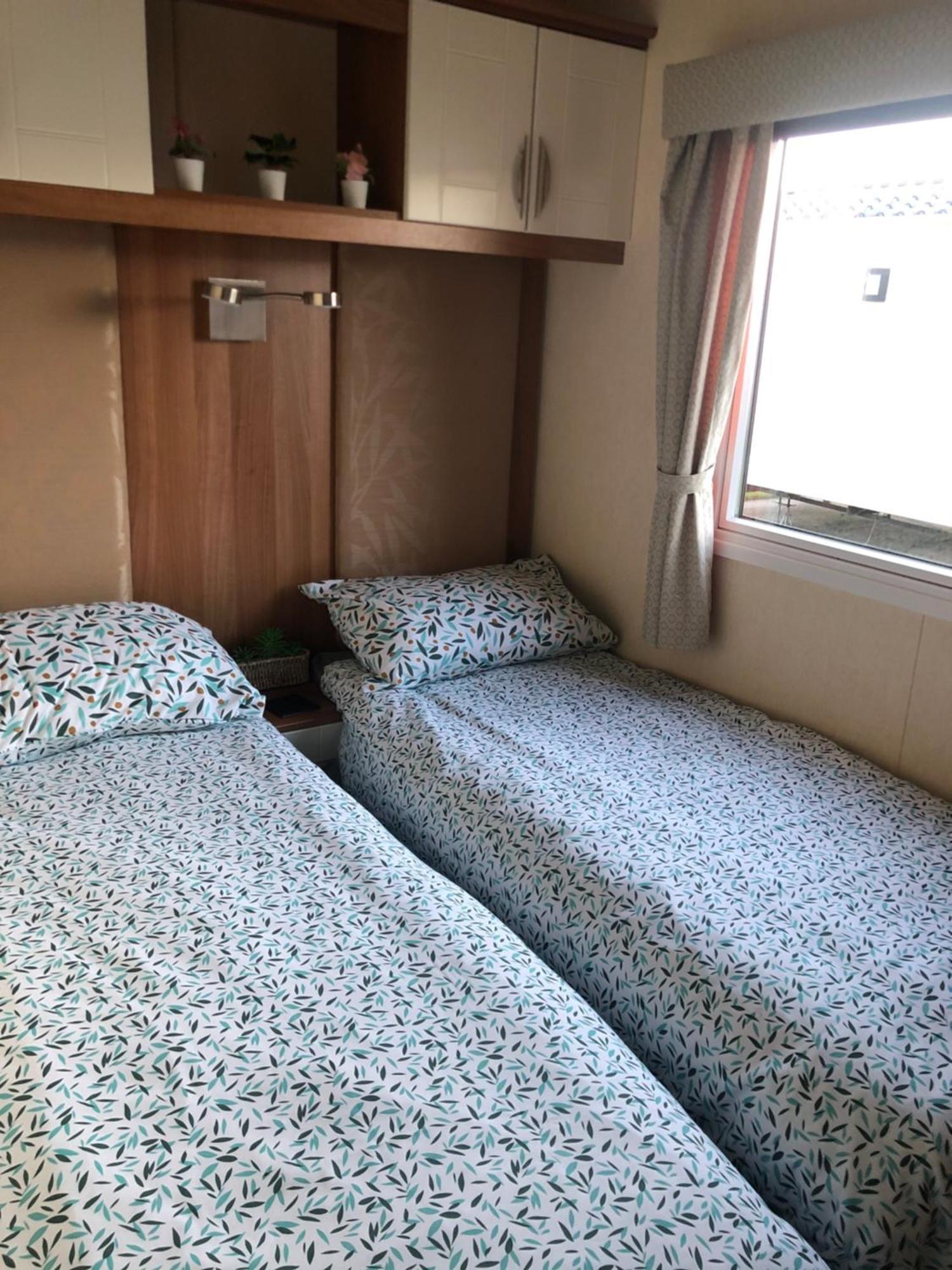 Two X 8 Berth Static Caravan On Lyons Robin Hood Rhyl North Wales Meliden Exterior photo